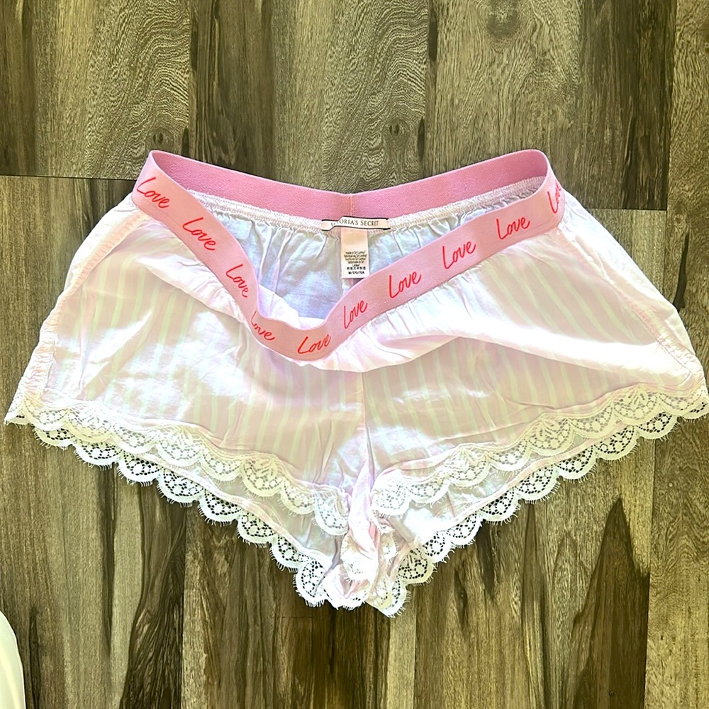 🦋Victoria's Secret Love Pink Lace-Trim Sleep Shorts